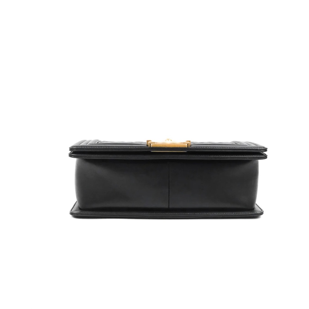 CHANEL Black and Gold Lambskin Boy Bag - Picture 4 of 15